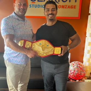 Clyde of Solarium studio de bronzage in St. Jean Blvd.